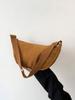 Bolsa de Hombro de Pana Nueva Familia U para Hombre y Mujer Otoño e Invierno 2024 Bolsa Dumpling Bolsa de Hombro Impermeable Bolso Ligero de Moda