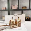Bolso de Mano de Lujo con Remaches Dropshipping 2025 Estilo Retro Nuevo Bolso Cuadrado Pequeño de Bloques de Color de Gama Alta Venta al por Mayor