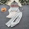Conjunto de duas peças para mulheres: cardigã de tricô listrado casual estilo preguiçoso retrô e calça pantalona de cintura alta, perfeito para o outono, criando um visual elegante e que afina a silhueta