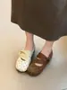 Outono de 2026 Novo Lenço de Seda de Bolinhas Moda Confortável Feminino Cabeça de Manga~Sapatilhas Mary Janes Sapatilhas Baixas~