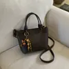 Bolsa Feminina de Nicho Francês Outono e Inverno 2025 Nova Bolsa de Ombro Estilo Retro para o Dia a Dia e Trabalho Bolsa Transversal
