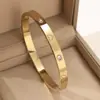 Design de Nicho Moda Pulseira de Luxo Leve Pulseira de Aço Titânio Cravejada com Zircônia Diamante Joias de Ouro 18K para Mulheres Atacado