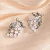 Aguja de Plata Verano Francés Retro Hoja Uva Perla Pendientes de Mujer Gama Alta Lujo Ligero Nicho Moda Creativo Accesorios para Orejas