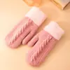 Novas Luvas de Veludo de Inverno Estilo Japonês Tricô Torcido Quente Espessadas Caxemira Luvas para Mulheres Versátil