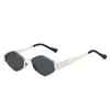 Gafas de Sol Nuevas Retro Diamante Cara Pequeña Americanas Y2K Hip Hop Sombra Cóncava Gafas de Sol para Foto Mujeres 2025