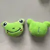 Muñeca de Rana de Peluche de Dibujos Animados Linda Bolso de Fieltro Bolsa de Regalo Calcetín para Muñeca Accesorios Broche Accesorios Venta al por Mayor Fabricante