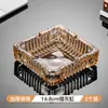 Elegante y lujoso, este cenicero de cristal engrosado es un complemento elegante y de alta gama para tu hogar u oficina.. Su creativo diseño de cristal evita que las cenizas se dispersen, lo que lo hace perfecto para usar en salas de estar y oficinas.