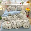 Conjunto de cama de algodão matelassê de quatro peças com capa de edredom estampada e lençol com elástico, estilo coreano, adequado para dormitórios estudantis, conjunto de cama de três peças