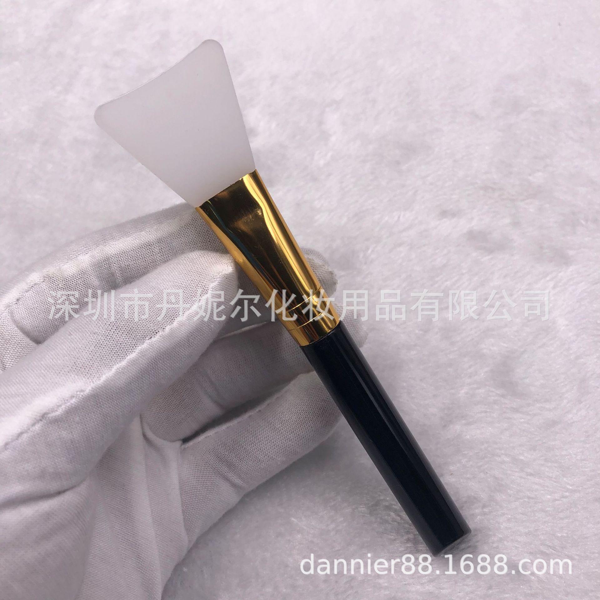 空心斜尾柄+金色管平头面膜刷4.jpg