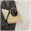 Coreia do Sul Super Quente Bolsa de Corrente para Axila Feminina 2026 Novo Estilo Moda Versátil Bolsa Transversal Toque de Luxo Passeio Pequena Bolsa de Mão