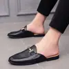 Daifa Probador Zapatillas de Media para Hombre Zapatillas Personalizadas para Exteriores Estilo Británico Baotou Hebilla en I Sandalias sin Talón Zapatos de Hombre