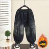 6971 Jeans de Trabajo Modernos para Niños con Forro Polar, Nuevo Estilo de Invierno 2026, Pantalones Jogger para Niños Pequeños, Engrosados para Bebés