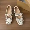 Sapatos Mary Jane Retro com Bolinhas e Fivela Única para Mulheres Outono 2026 Sola Macia Bico Raso Redutor de Idade Versátil Plano Estilo Ballet Sapatos Únicos