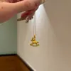 Colar com Pingente Novo Estilo Chinês da Moda para Mulheres, Cor Dourado Areia Corrente para Suéter Clavícula de Pônei, Atacado Disponível
