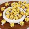 Bola de Pelusa de Abeja de Cachemira Linda Juguete Hecho a Mano DIY Bola de Pelusa de Abejita Accesorios para Ropa Sombrero Bola de Felpa