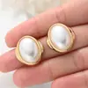 Pendientes de Botón Geométricos Retro de ABS con Perlas de Imitación, Pendientes Metálicos de Alta Gama para Mujer, Pendientes Sencillos y Versátiles para el Día a Día con Estilo Elegante