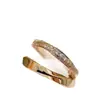 Versión de Gama Alta del Anillo Mobius Completo de Diamantes Gejia Anillo de Pareja Oro Rosa Lujo Accesible Moda Nicho Diseño de Anillo para Mujeres