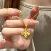 Livro Vermelho Pequeno Mesmo Estilo Cruz de Strass Vajra Pingente Micro-Incustado Retro Novo Estilo Chinês Trevo de Quatro Folhas Trevo da Sorte Corrente para Clavícula