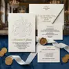 Set de invitaciones de boda en lujoso papel hecho a mano color verde bosque, con papel de algodón de borde deshilachado, adecuado para fiestas de compromiso