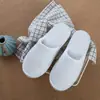 Pantuflas Gruesas Personalizadas al por Mayor para Hoteles de Lujo, Casas de Huéspedes, Salones de Belleza, Hospitalidad Doméstica Desechable, Engrosadas para Uso en Hotel