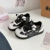Zapatos Blancos Transpirables para Mujer Estilo Retro Británico con Cordones Zapatos Casuales Otoño 2026 Versátiles de Suela Plana Zapatos de Entrenamiento Alemanes B5102