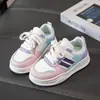Zapatillas de colores block divertidas para niñas, cómodas y duraderas, color caramelo, zapatos casuales para niños de estilo coreano de nicho, zapatillas deportivas de dopamina