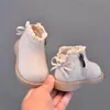 Zapatos de cuero para niña, botines cortos para bebé, nuevos botines de cuero estilo coreano para otoño e invierno, zapatos para caminar para bebé, zapatos de algodón para niño pequeño