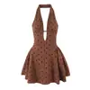 Venta al por mayor 2025 Primavera Nuevo Estilo Europeo y Americano Vestido Delgado de Lunares con Cuello Halter en V Profunda para Mujer 8102
