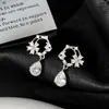 Colección de Pendientes Exquisitos y Elegantes Estilo Francés Incrustados con Circonitas con un Sentido de Lujo y Moda de Alta Gama, Pendientes de Diseño Versátil y Elegante para Mujer