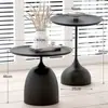 Mesa auxiliar de hierro de lujo ligero con combinación alta-baja para uso doméstico, mesa lateral para sofá de sala de estar, mesa de café pequeña lateral moderna minimalista para dormitorio