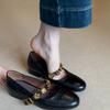 Sapatos Mary Jane Planos Estilo Chanel Retrô Ultra Fashionáveis Confortáveis para Mulheres com Bico Redondo e Boca Rasa