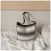 Bolso tote de algodón y lino a rayas estilo vintage para el día a día, bolso de mano de gran capacidad para viajes de vacaciones, bolso versátil de estilo étnico para llevar debajo del brazo para mujer