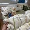 Algodón puro, estilo minimalista, gasa de burbujas, algodón lavado, juego de cuatro piezas a rayas, juego de ropa de cama de tres piezas para dormitorio de estudiante, no hace bolitas