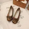 Zapatos de Abuela Estilo Retro Francés 2025 Nuevo Modelo de Verano Lazo Zapatos Planos Bajos de Ballet Punta Cuadrada Zapatos Planos de Gamuza