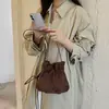 Bolsa impermeable con estampado de leopardo, moderna y elegante, para mujer, nuevo estilo, diseño de nicho, bolsa de la suerte con cordón, bolso retro de un solo hombro cruzado, moderno