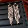 Pendientes Retro Europeos y Americanos de Plata con Flecos de Rombos de Circonita, Pendientes Exagerados Únicos y Versátiles, Elegantes y Modernos Accesorios para Orejas de Mujer