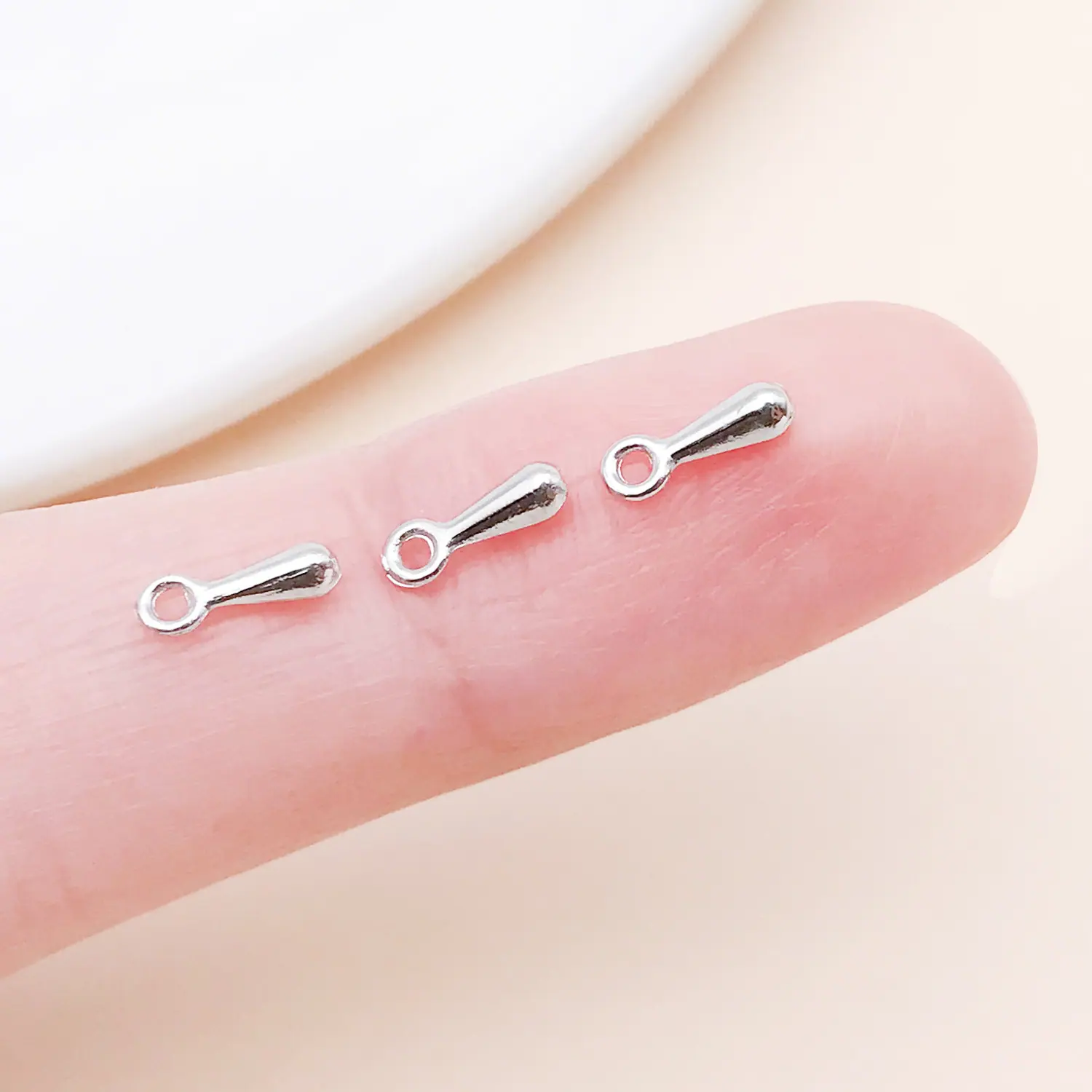 25354-DY-白k色锌合金水滴挂件水滴尾珠7x2.5mm