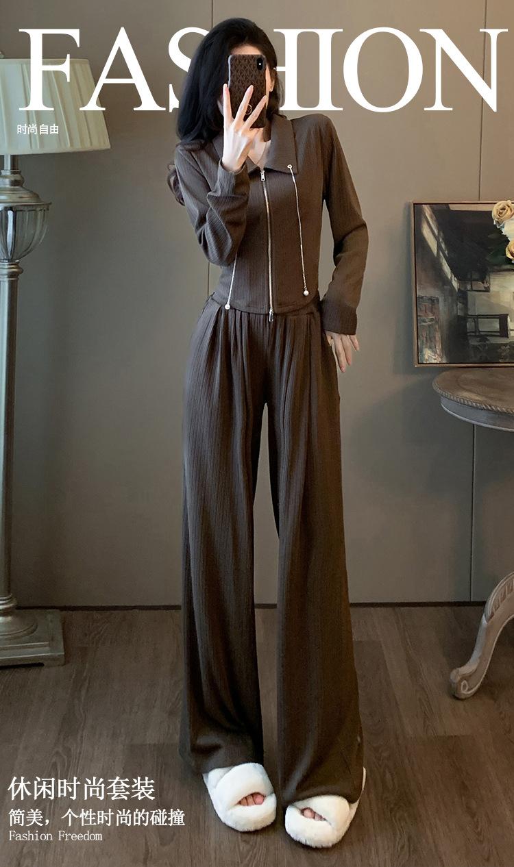 跨境淘货源分销2024秋冬季新款街头潮流减龄小个子爆款欧货网红款运动套装休闲运动气质休闲时尚流行新款秋装秋装女装时尚套装套装女装秋季套装女套装女女士运动服女装两件套套装卫衣套装休闲套装秋季套装女装时尚套装盐系休闲套装女装2024百搭设计感小众洋气欧货阿里国际站跨境采购Cross-border, shopping source, foreign trade, export, distribution 2024 fall, winter, new, street trend, explosive, European goods, network red, sportswear, leisure sports, temperament leisure, fashion popular, new autumn wear, autumn women's wear, fashion suit, women's wear, women's wear, women's wear, women's sportswear, women's two-piece, hoodie suit, casual suit, autumn suit, women's wear, Fashion suit salt department, casual suit women's dress, Ali International Station, cross-border procurement