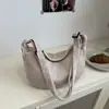 Bolso de mano estilo japonés artístico de pana estilo lazy 2025 verano nuevo estudiante casual versión coreana bolso simple tipo dumpling