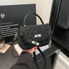 Bolso Elegante y Sofisticado Otoño 2025 Nuevo Versátil Bolso de Hombro Casual Diseño para Citas Bolso Cruzado Moderno