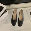 Sapatos Rasos de Festa Estilo Francês para Mulheres, Coleção Primavera 2026, Design de Laço, Adequado para Combinar com Vestidos, Sapatos Amarelos Individuais Estilo Ballet, Mocassins