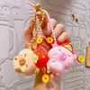 Ano do Cavalo Deus da Fortuna Capivara Brinquedo Squishy Chaveiro de Ano Novo Divertido Alívio de Estresse Brinquedo para Estudante Pingente Máquina de Garra Presente Atacado