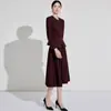 Conjunto de Traje Rojo Ancora Aishangchen para Mujer 2025 Invierno Atuendo Profesional Elegante Primavera y Otoño de Gama Alta para Anfitriona Formal