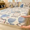 Conjunto de lençóis de cama de veludo com floco de neve, três peças, marca Simmons, à prova de sujeira e poeira, forrado com fleece para o inverno, capa protetora de cobertura total, estilo de capa de cama taiwanesa