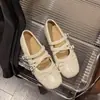 Sapatos Mary Jane Franceses Femininos 2026 Outono Novo Estilo Boca Rasa Delicada Laço Elegante Prata Sapatilhas