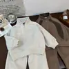 Conjunto de sudadera de pana color block personalizado estilo ins para niños 25 otoño/invierno, sudadera de cuello alto de moda y pantalones de chándal para niños y niñas