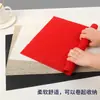 Manteles individuales aislantes, un producto popular transfronterizo de Amazon, con un diseño tejido, hechos de material de PVC, de forma cuadrada y sirviendo tanto como manteles individuales como posavasos, ofreciendo una experiencia gastronómica sencilla y elegante