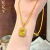 Colar de Diamante Amarelo Quadrado Pequeno Ultra Brilhante de Luxo Leve, Pedra Preciosa de Cristal Amarelo, Pingente de Coração de Clavícula Moderno e de Alta Qualidade, Alta Retenção de Cor