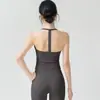 Conjunto de top de ginástica para yoga com gola halter e costas bonitas, com bojos no peito, e calça de yoga 7/8 de cintura alta com fenda, conjunto de duas peças para fitness e esportes