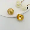 Brincos de tarraxa em forma de C escovados foscos para mulheres estilo frio simples ins brincos de alta qualidade modernos elegantes brincos versáteis para mulheres